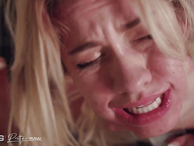 Very hard fuck with blonde Khloe Kapri