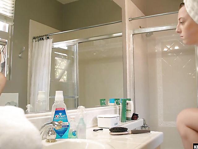 Melody Parker is wet and horny after shower