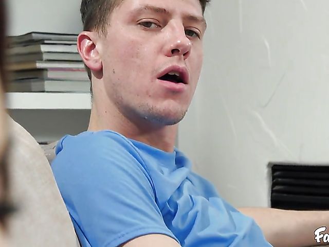 Beautiful teen Jill Kassidy gets nailed by her stepbrother