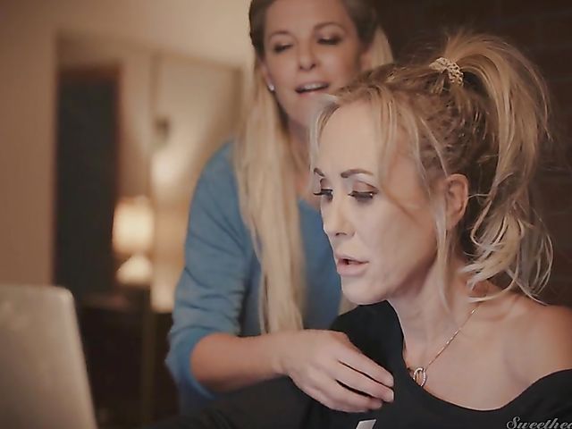 Lesbian mom Chanel Preston loves Honey Gold's exotic pussy