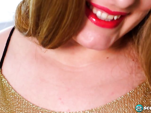 Busty Amber Stevens shakes her fat ass in slow motion