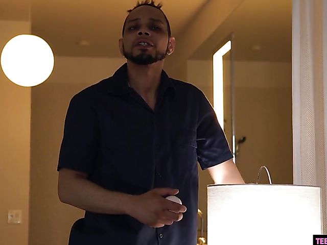 Teen slut Chloe Cherry loves that exotic cock