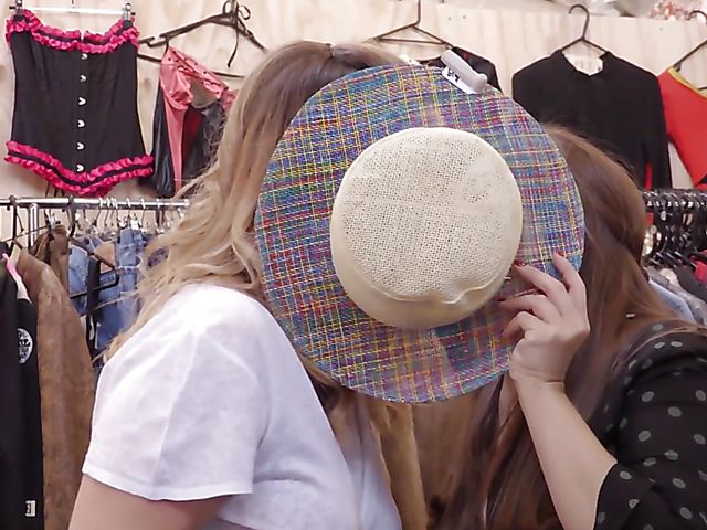 Chubby lesbians Amber Leigh and Tweedy are hungry for pussy