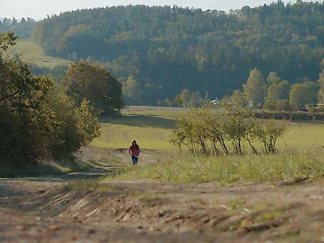 Interracial massage with skinny Cindy Shine and hung Joss Lescaf