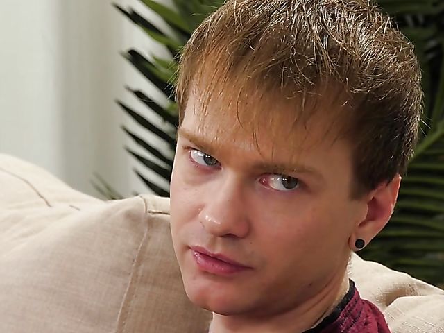 Jaye Summers - Slim brunette girl Jaye Summers seduces a boy 