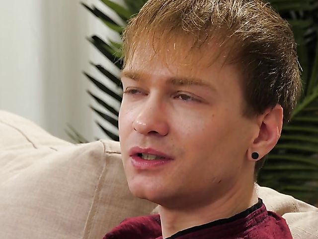 Jaye Summers - Slim brunette girl Jaye Summers seduces a boy 