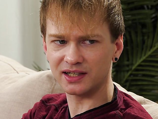 Jaye Summers - Slim brunette girl Jaye Summers seduces a boy 