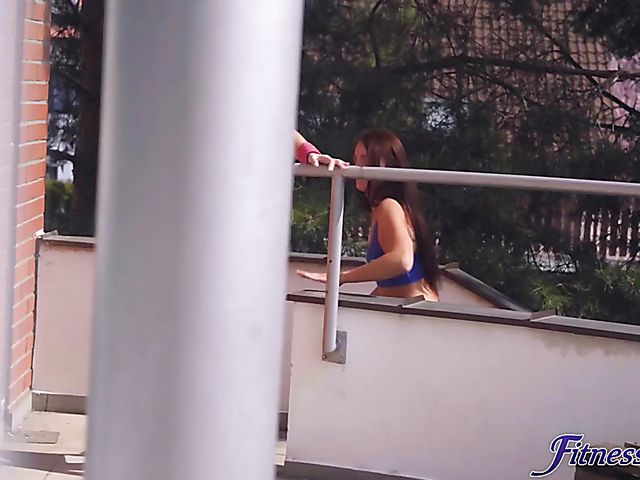 Gym threesome with fit babes Josephine Jackson and Katy Rose