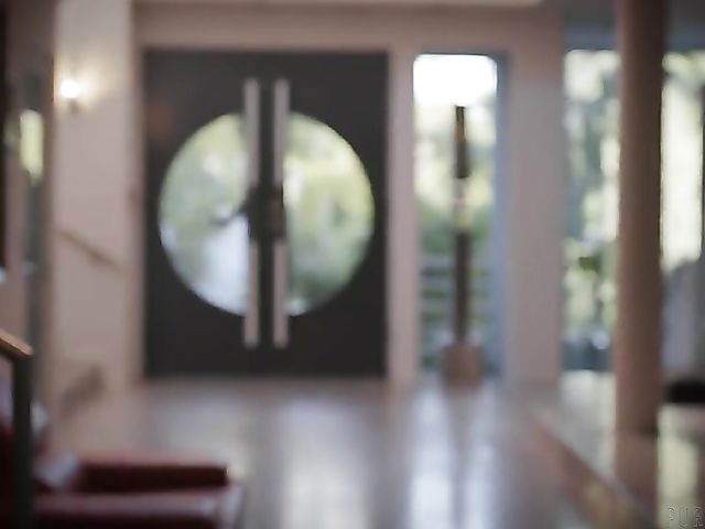 Steve Holmes anal fucks young and beautiful Keira Croft