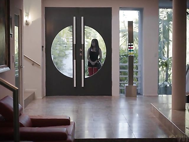 Steve Holmes anal fucks young and beautiful Keira Croft