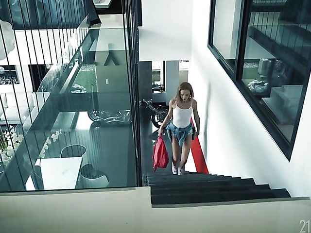 Hungarian girl Poppy Pleasure wants to ride a cock