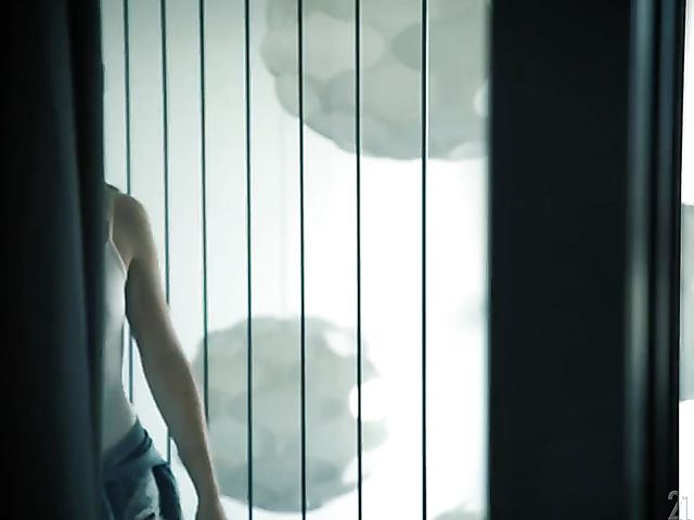 Hungarian girl Poppy Pleasure wants to ride a cock