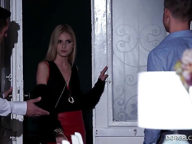 Rebecca Volpetti - Double penetration wearing condoms