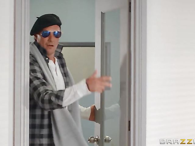 Busty blonde Elizabeth Romanova posing for hung painter Danny D