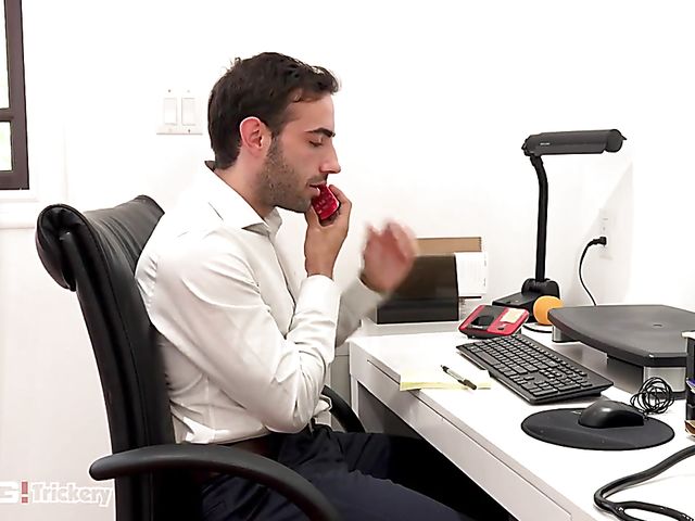 Ella Reese gets her perfect body explored by the doctor