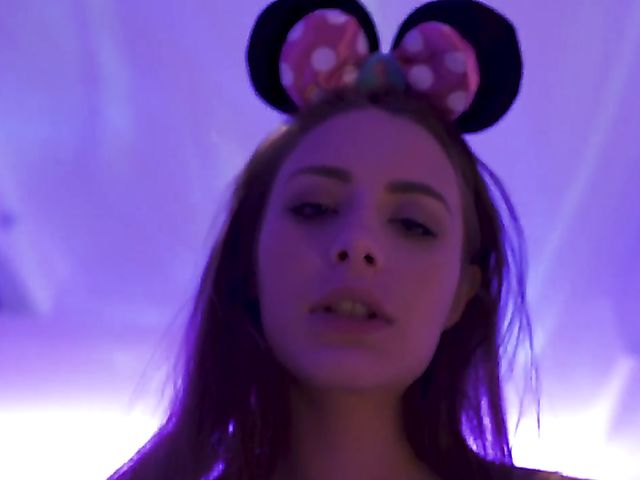 Beautiful teen Kyler Quinn hypnotizing her stepdaddy