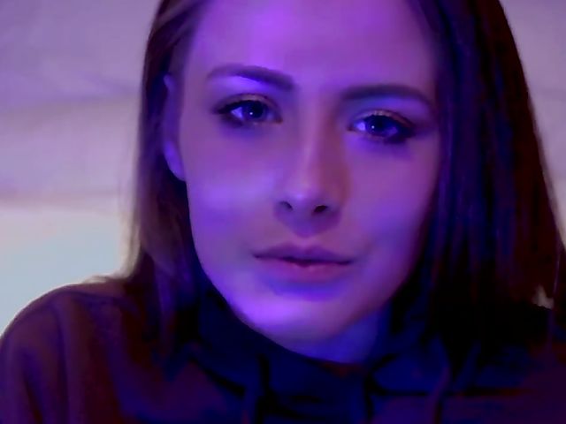 Beautiful teen Kyler Quinn hypnotizing her stepdaddy