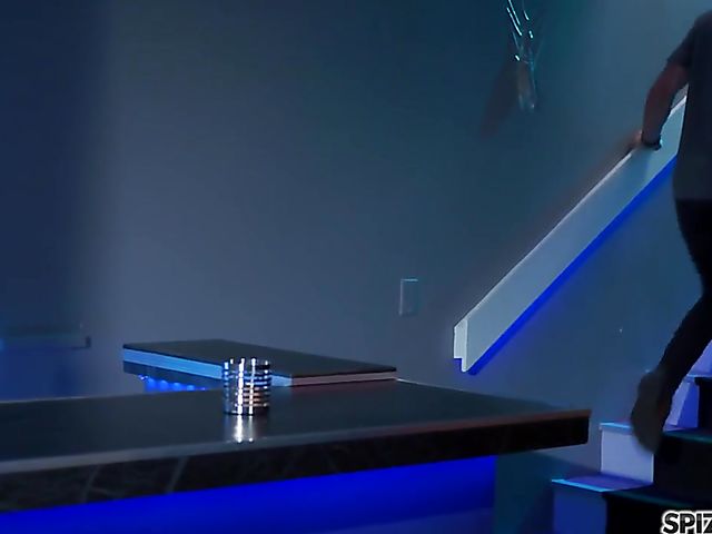 Skinny MILF Silvia Saige fucks the bartender