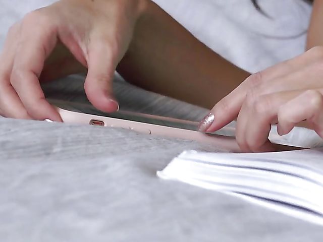 Blindfolded threesome with Alexis Crystal and her sexy friend