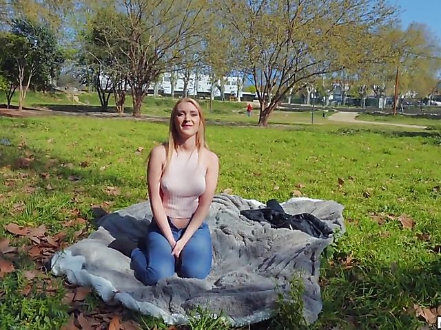 Public sex in the park with Ukrainian girl Amaris 
