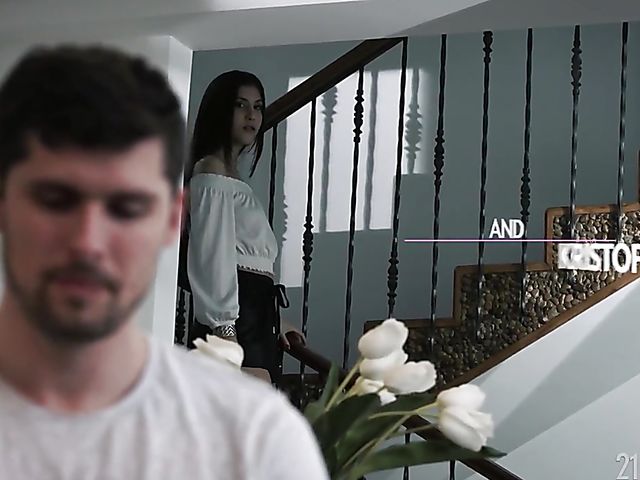 Turkish hot girl Anya Krey fucks like a goddess