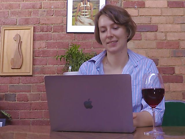 Hairy masturbation with Australian girl Kit Bauer 