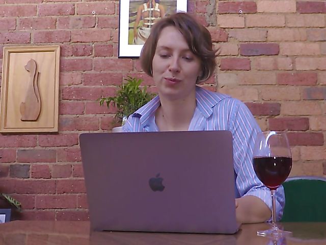 Hairy masturbation with Australian girl Kit Bauer 