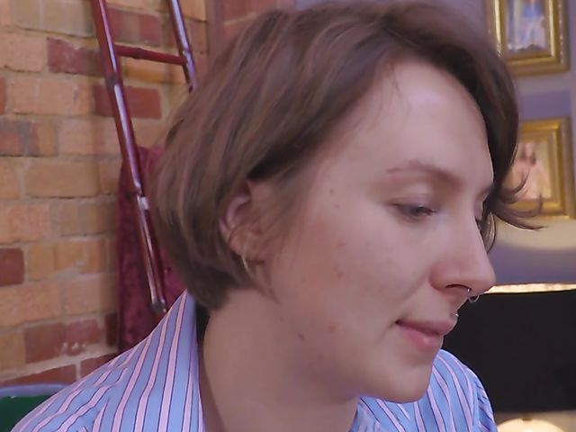 Hairy masturbation with Australian girl Kit Bauer 