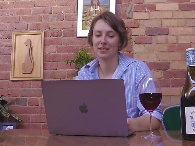 Hairy masturbation with Australian girl Kit Bauer 