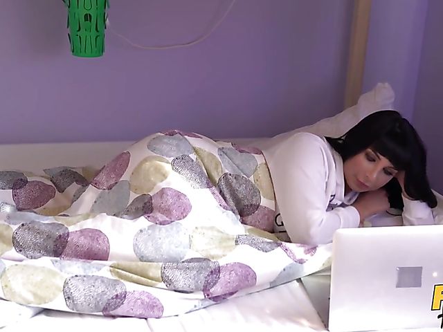 Hostel fuck with curvy brunette Valentina Ricci