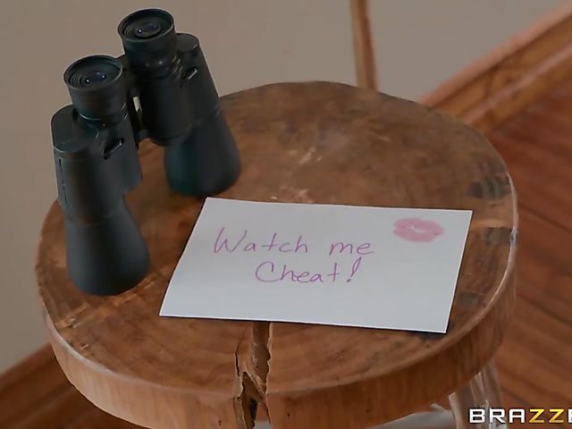 MILF with amazing tits Rachel Starr is horny