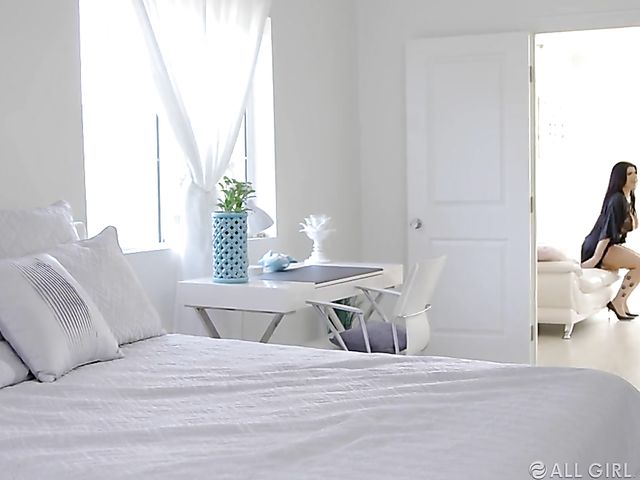 Lesbian tattooed moms Romi Rain and Joanna Angel