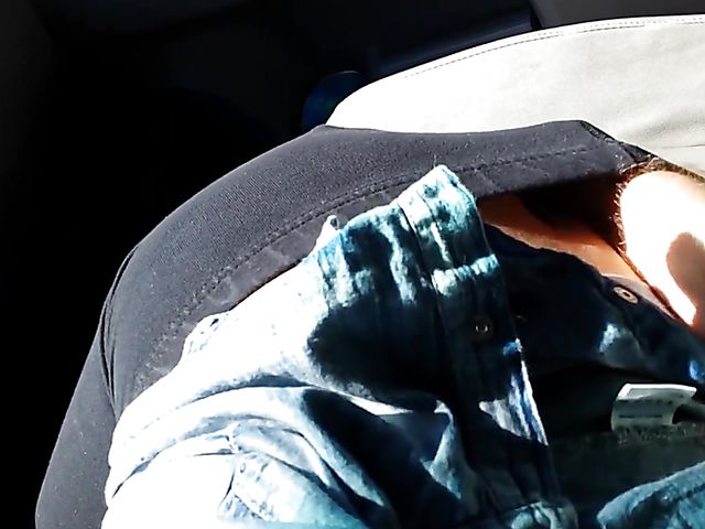 Parking lot blowjob in the afternoon