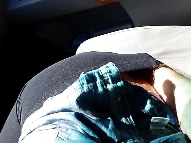 Parking lot blowjob in the afternoon