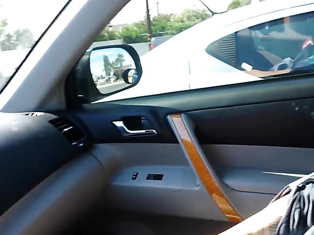 Parking lot blowjob in the afternoon