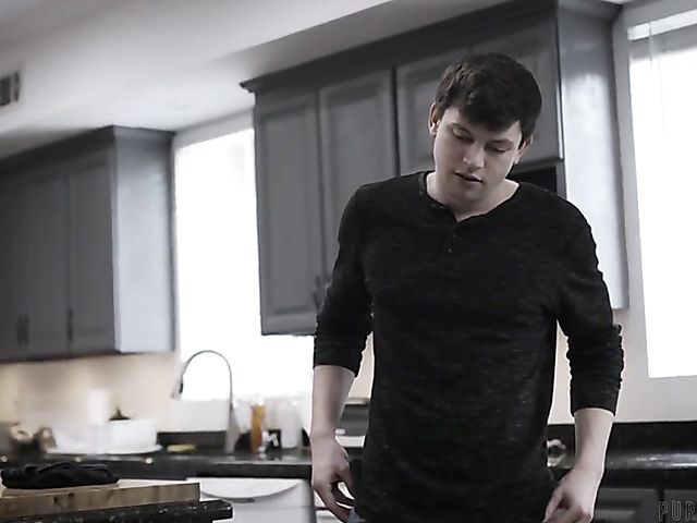 Young guy fucks indifferent housemaid Anny Aurora