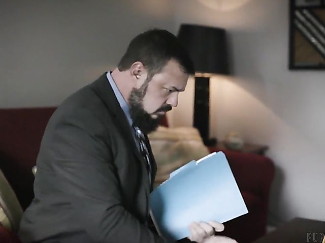 Young guy fucks indifferent housemaid Anny Aurora