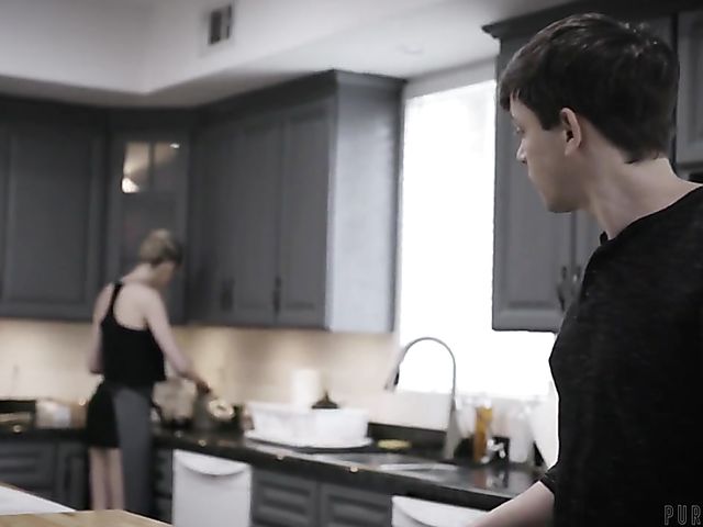 Young guy fucks indifferent housemaid Anny Aurora