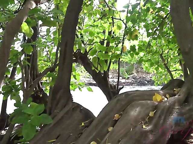 Teen girlfriend Megan Marx gets nude on the beach