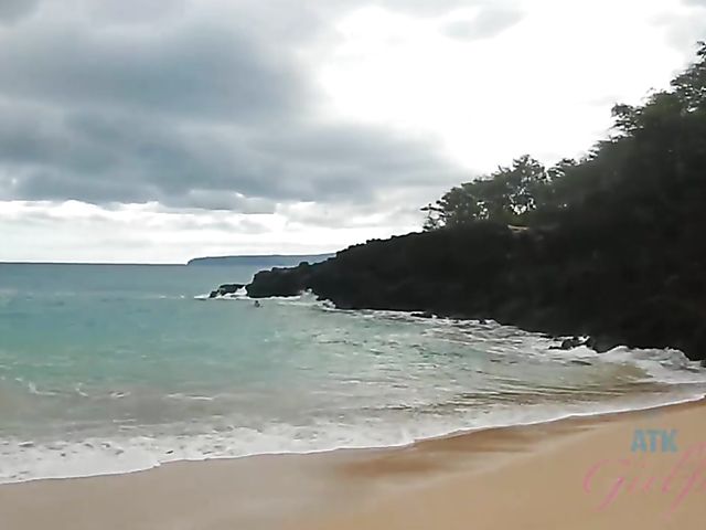 Teen girlfriend Megan Marx gets nude on the beach