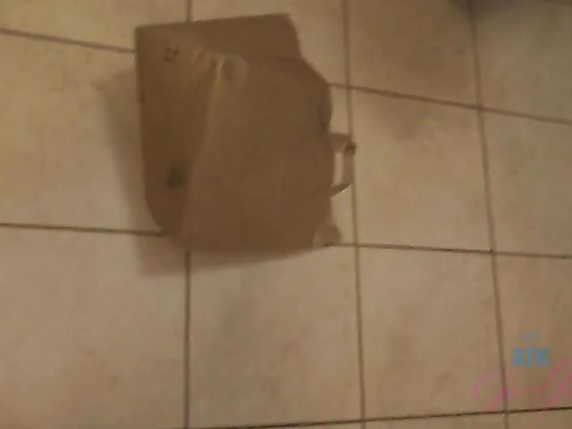 Teen girlfriend Megan Marx gets nude on the beach