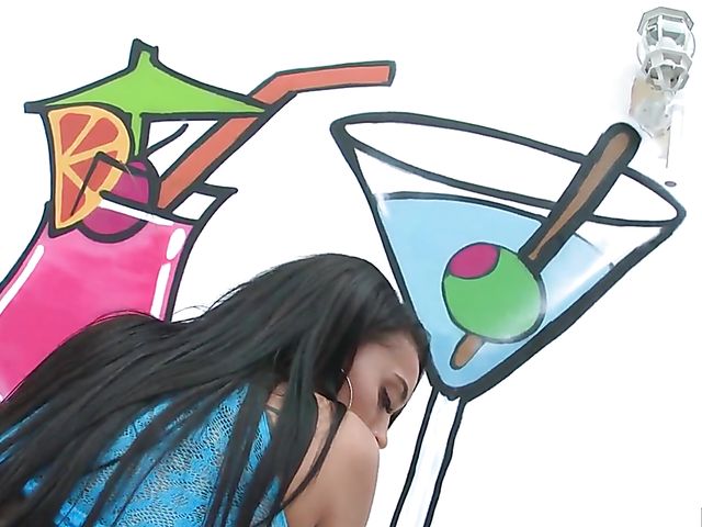 Oil anal with dark-haired bombshell Gia Vendetti