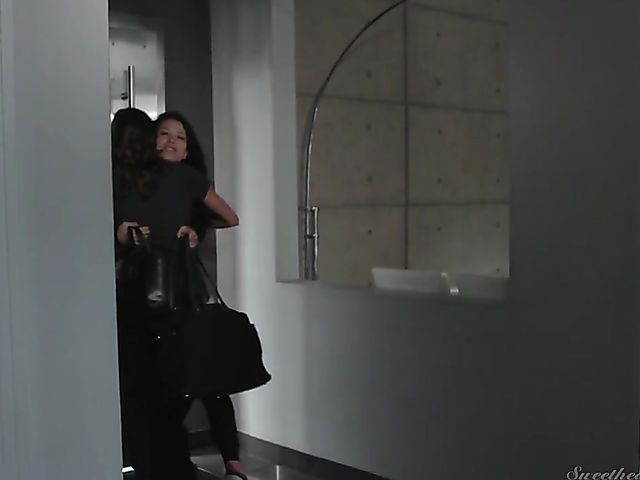 Alexis Fawx - Lesbian MILF 3some with kinky girls