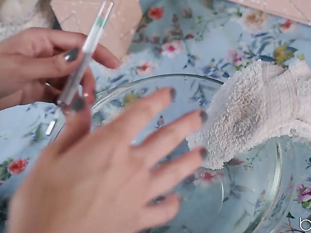 Kimmy Granger - Sexy lingerie to seduce the doctor