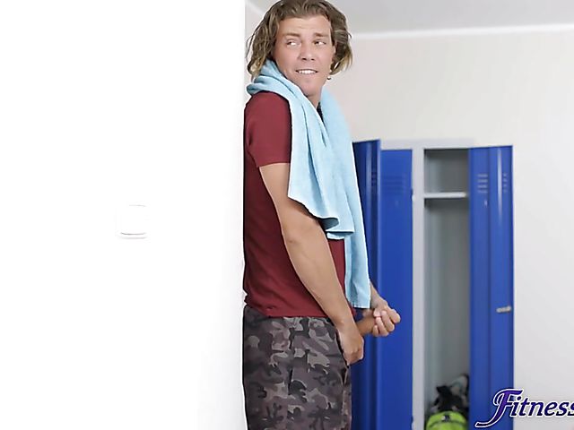 Locker room shower threesome with wet Alyssa Reece and Anna Polina 