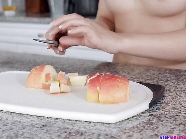 Nerdy teen Daphne Dare is an easy one and loves the cock