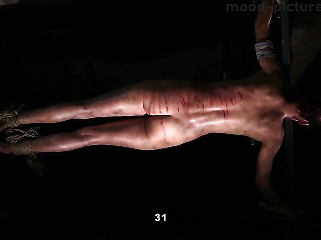 Extreme whipping for screaming slave girls