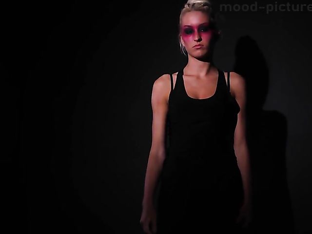 Extreme whipping for screaming slave girls