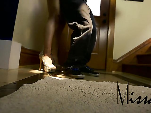 FFM femdom fun with a pizza delivery boy