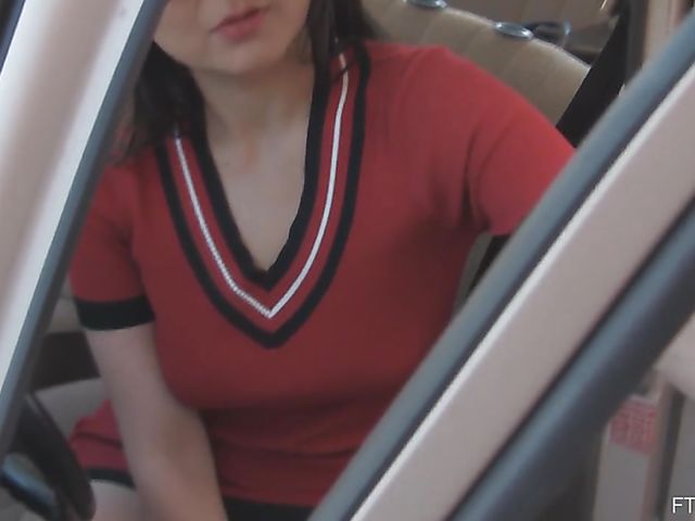 Sophia Stuner - FTV MILF fingering herself in Portugal